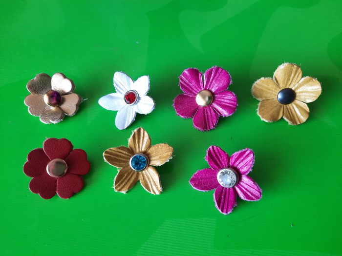 Random chosen Leather colored Flowers - Image 3